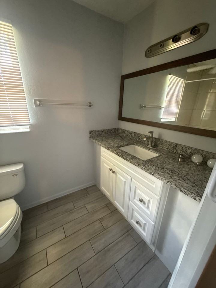 2038 Waltman St - Photo 2 of 7