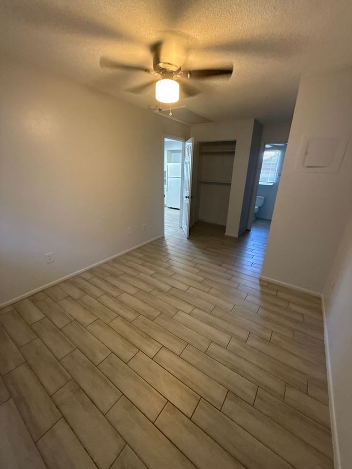 2038 Waltman St - Photo 4 of 7