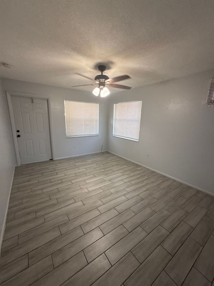 2038 Waltman St - Photo 6 of 7