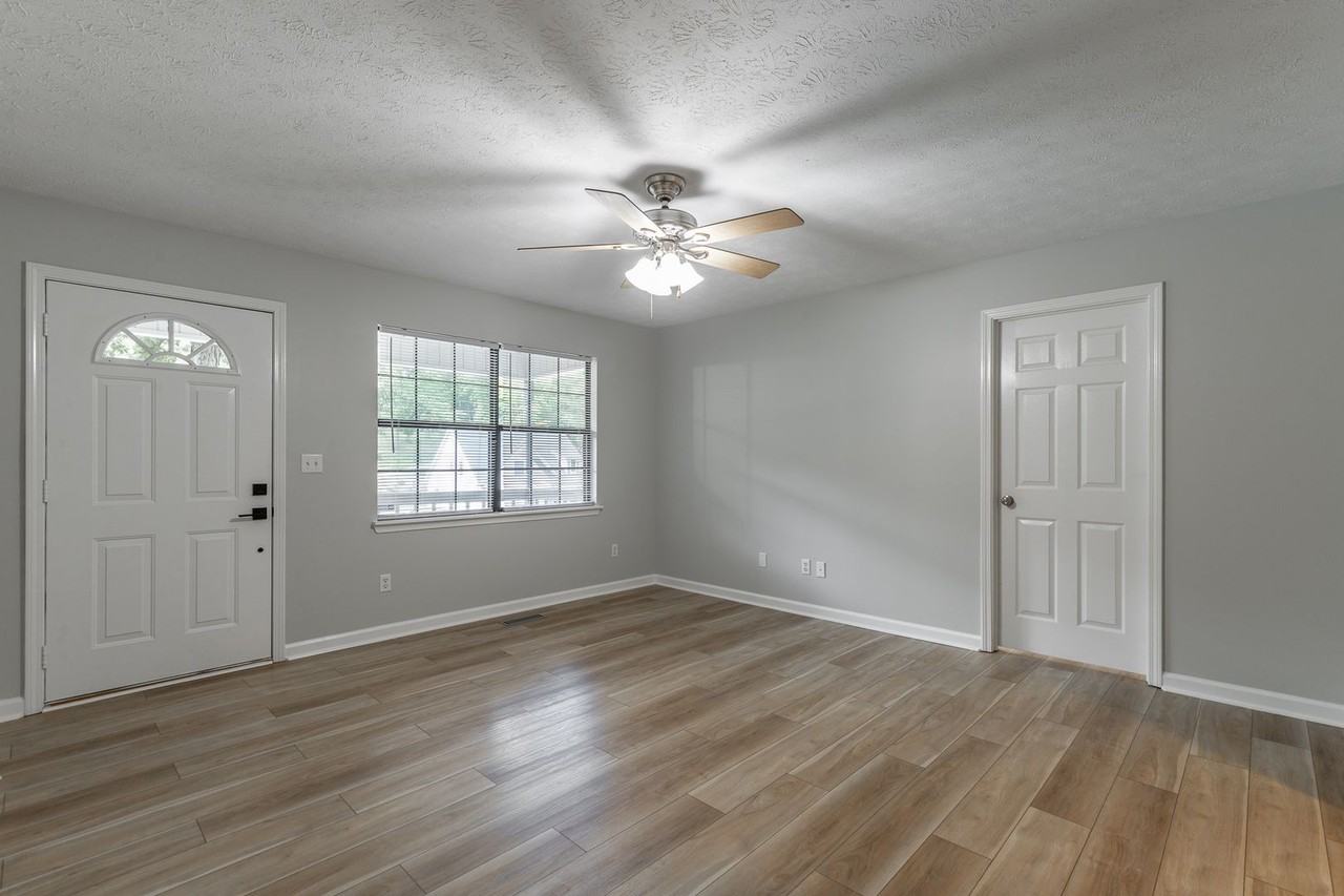9424 Fuller Rd - Photo 2 of 30