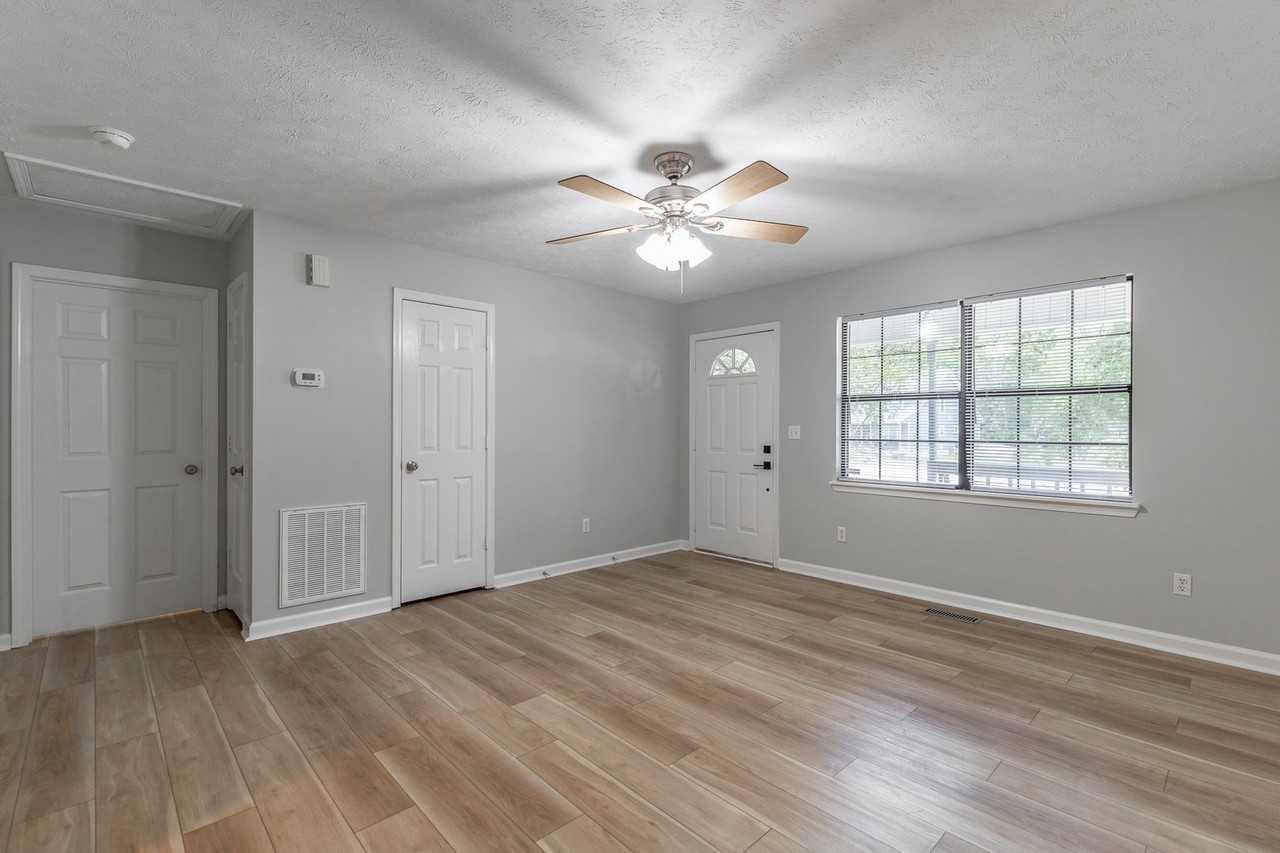 9424 Fuller Rd - Photo 3 of 30