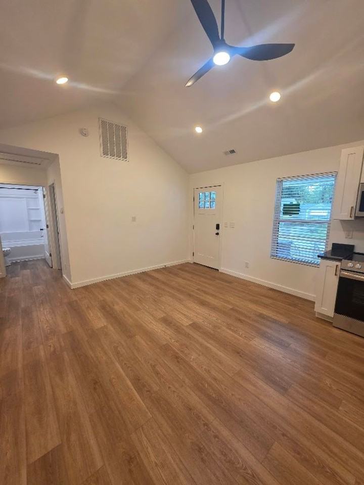 259 S Walnut Ave - Photo 5 of 19
