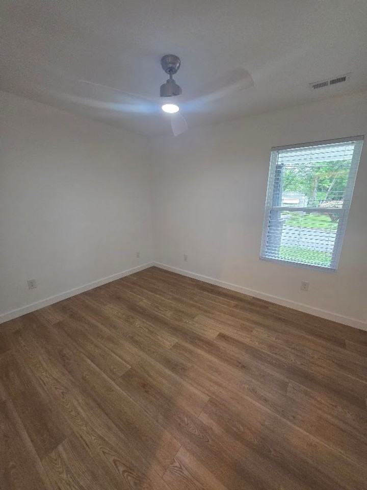 259 S Walnut Ave - Photo 7 of 19