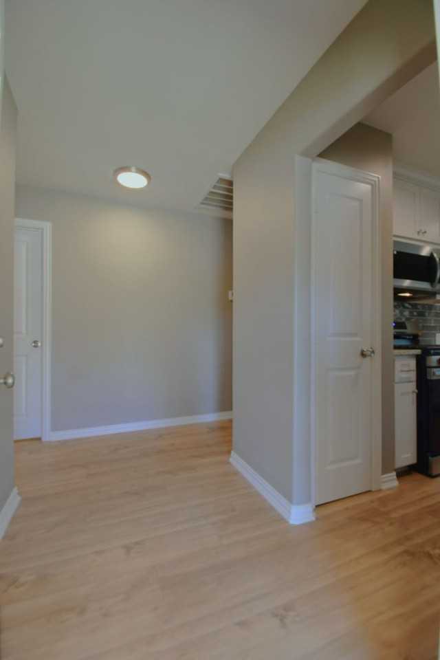 1301 E 6th St - Photo 5 of 33