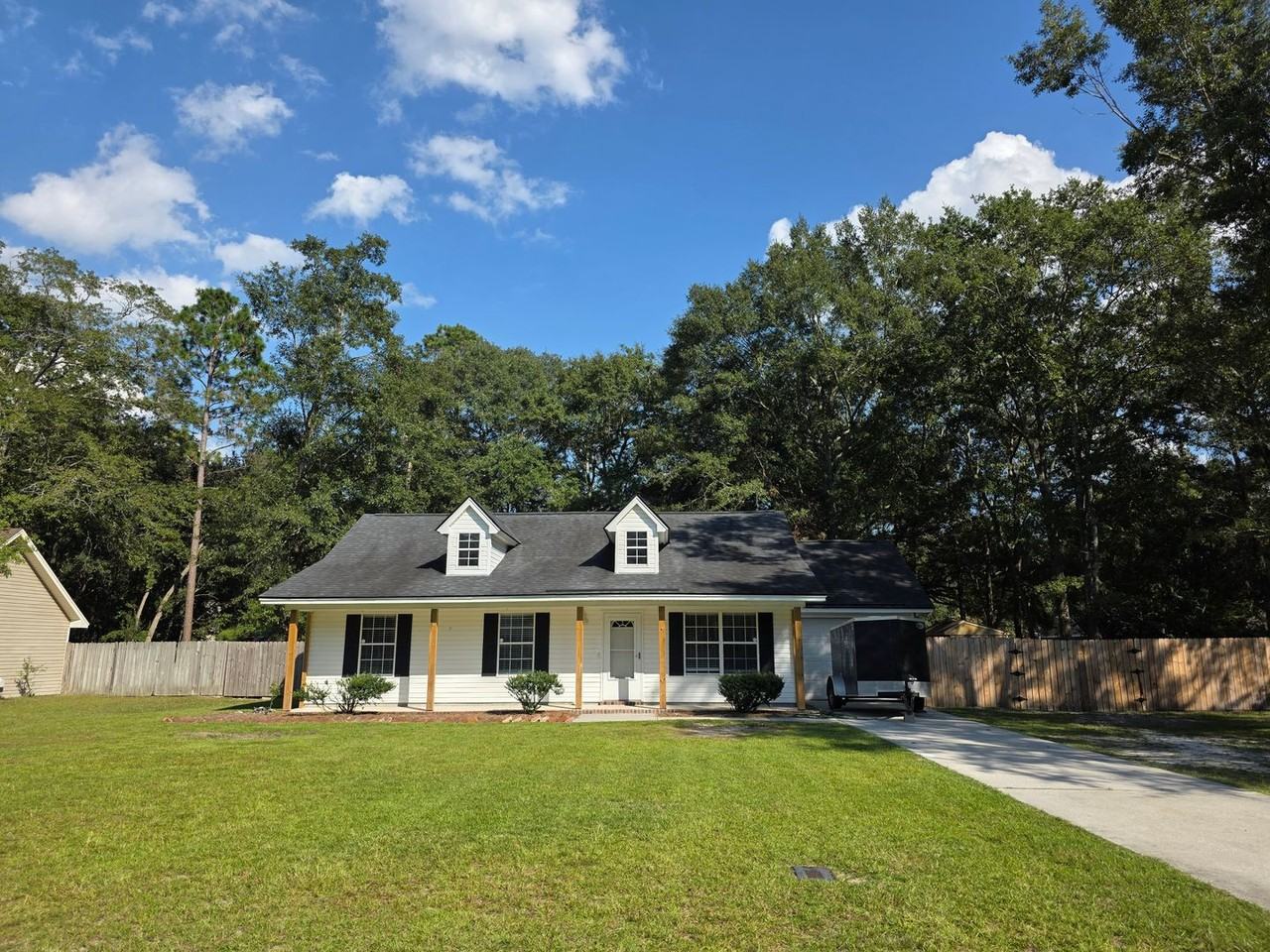 109 Ashley Dr - Photo 2 of 25