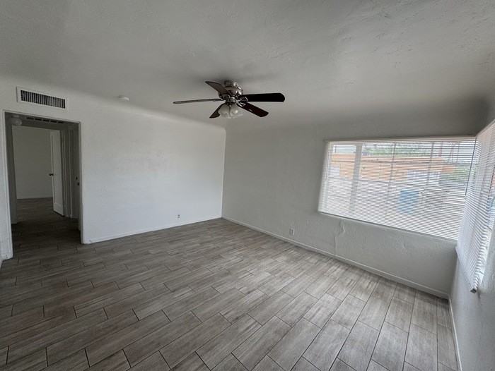 1315 W Clarendon Ave #1 - Photo 4 of 9
