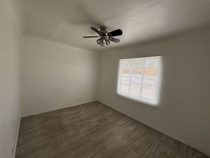 1315 W Clarendon Ave #1 - Photo 7 of 9