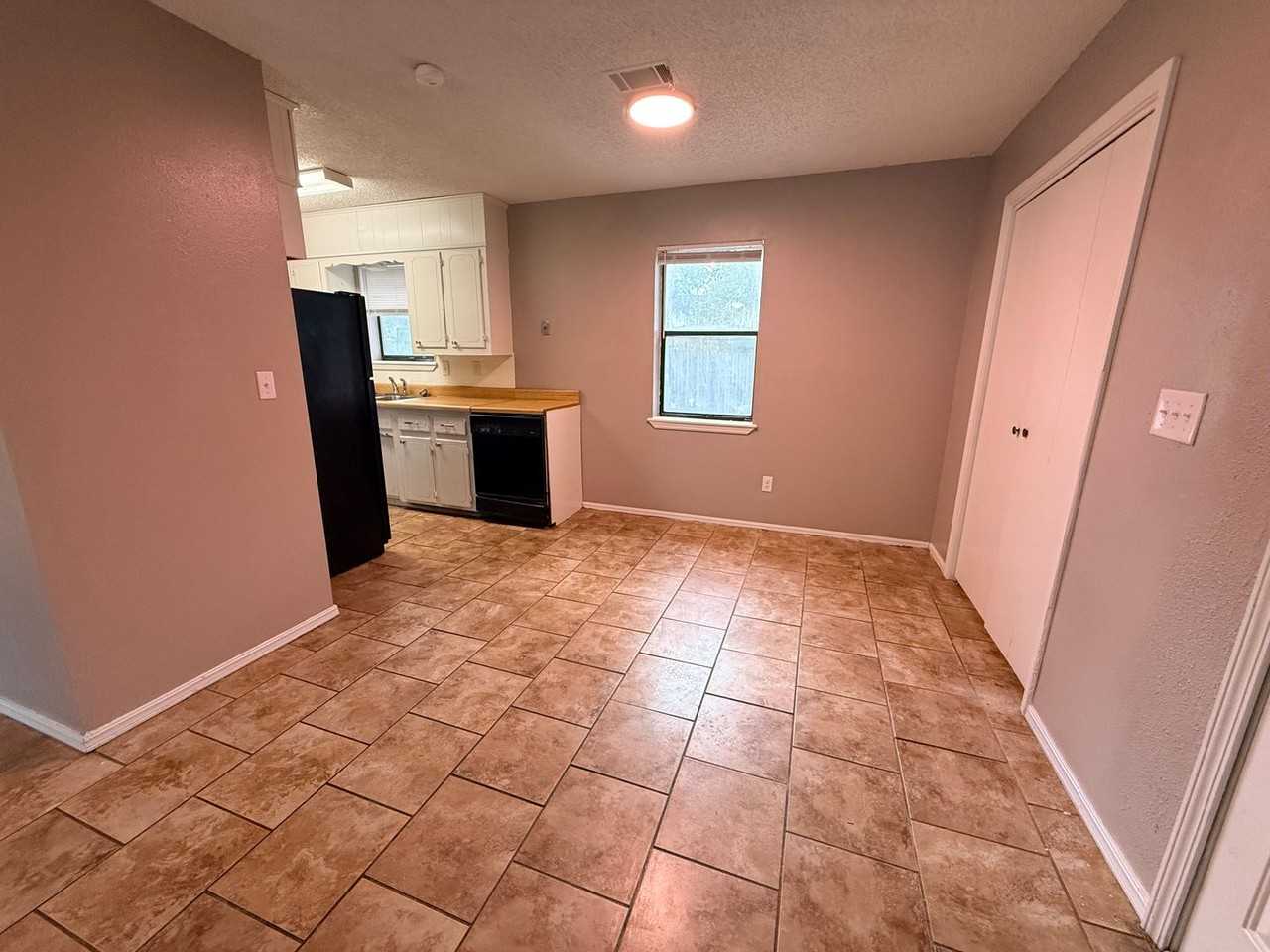 670 Magnolia Loop - Photo 3 of 16