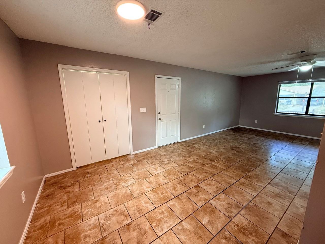 670 Magnolia Loop - Photo 4 of 16