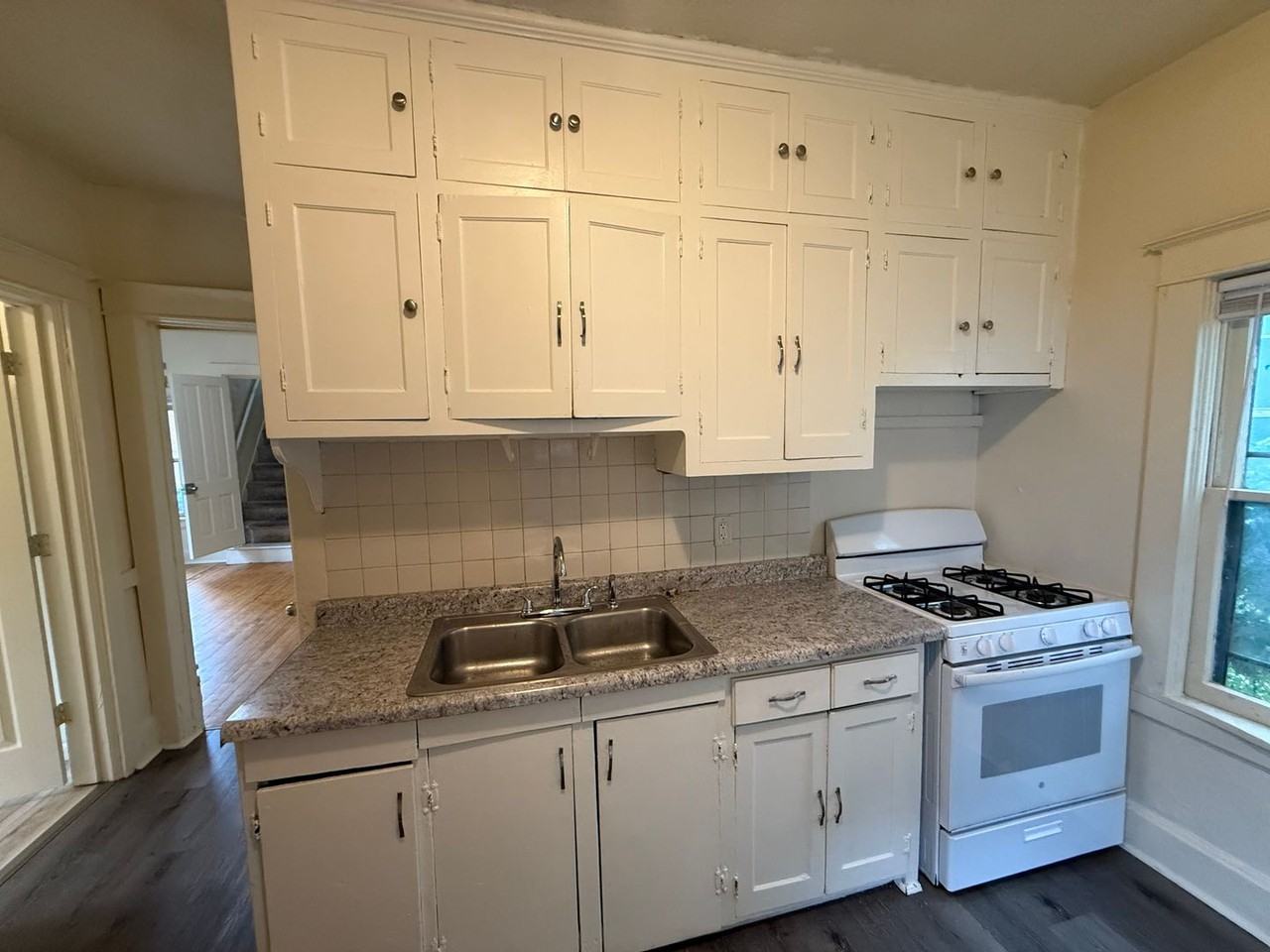 1083 Randolph Ave - Photo 2 of 22