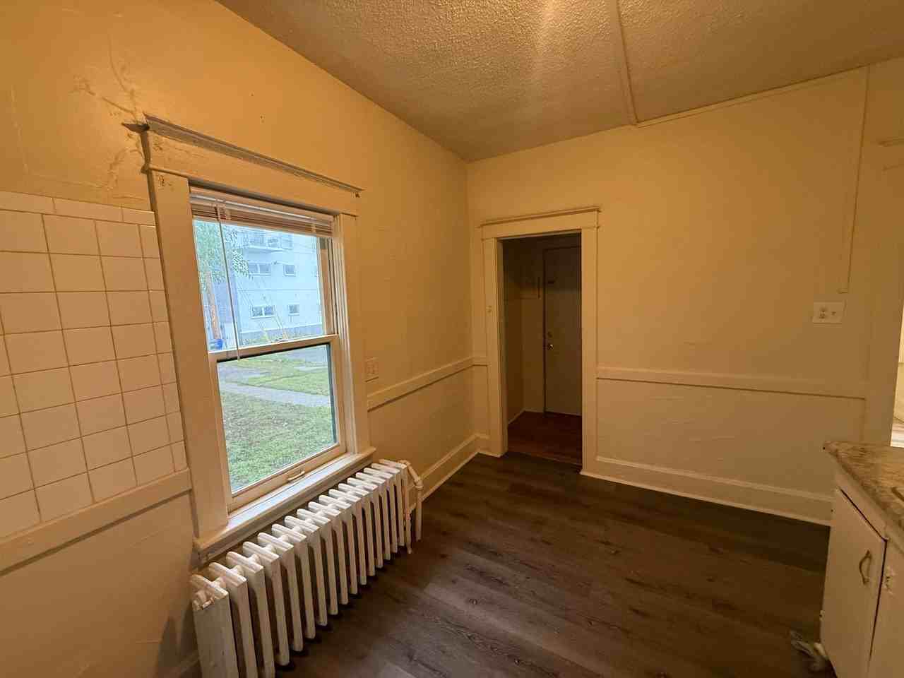 1083 Randolph Ave - Photo 3 of 22