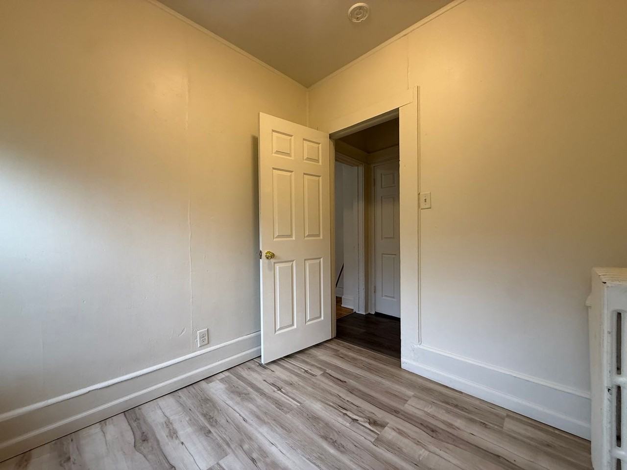 1083 Randolph Ave - Photo 5 of 22