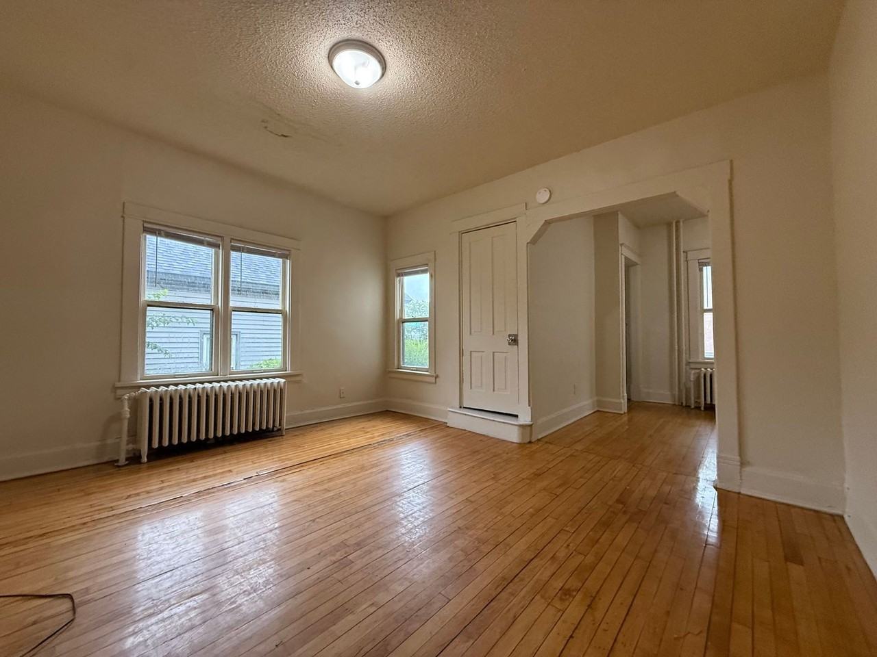 1083 Randolph Ave - Photo 6 of 22
