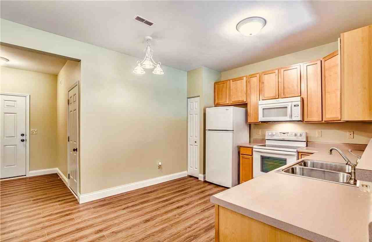 4059 Gentry Ln - Photo 4 of 11