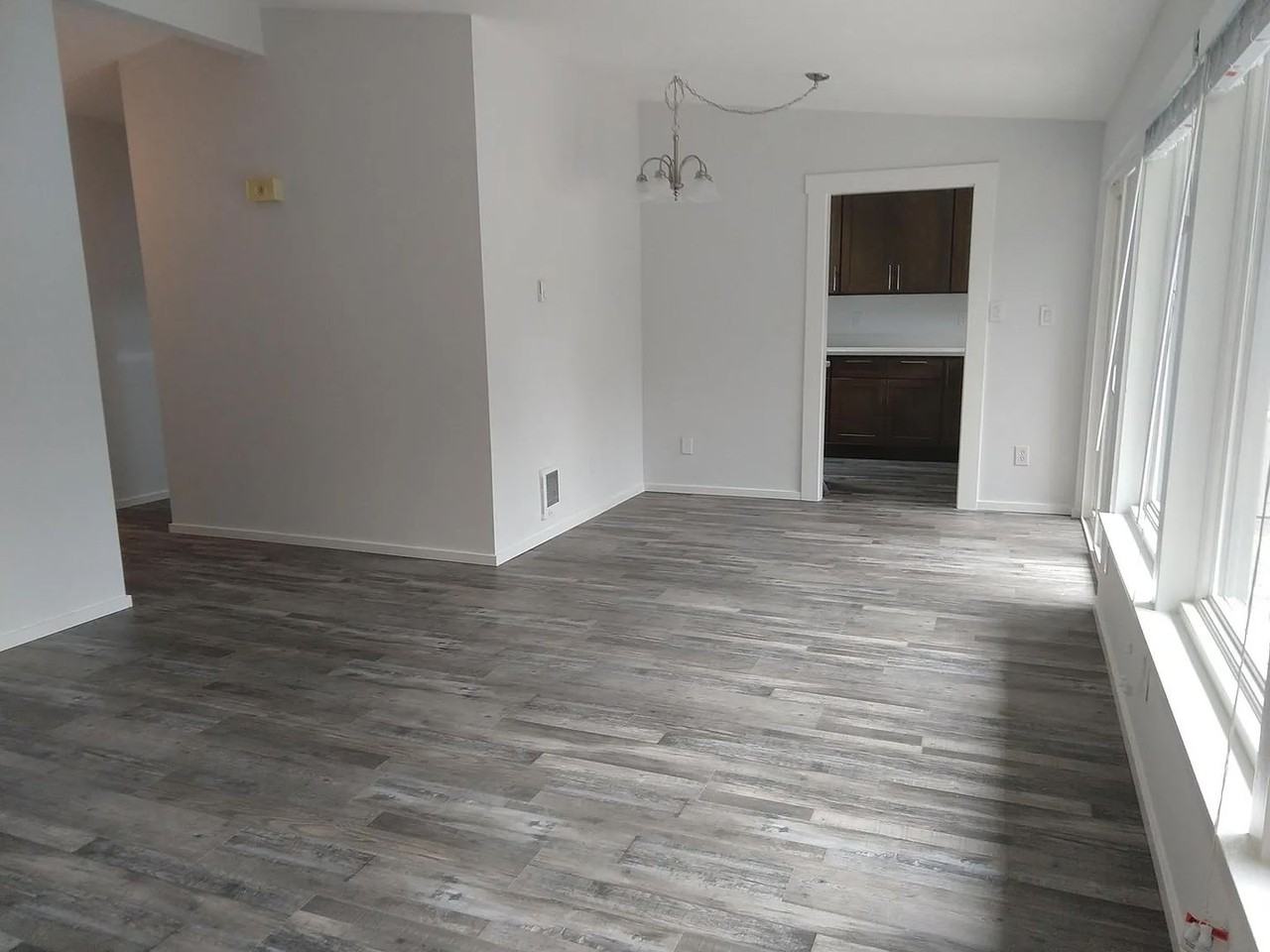 105 Nw Dogwood St - Photo 5 of 13