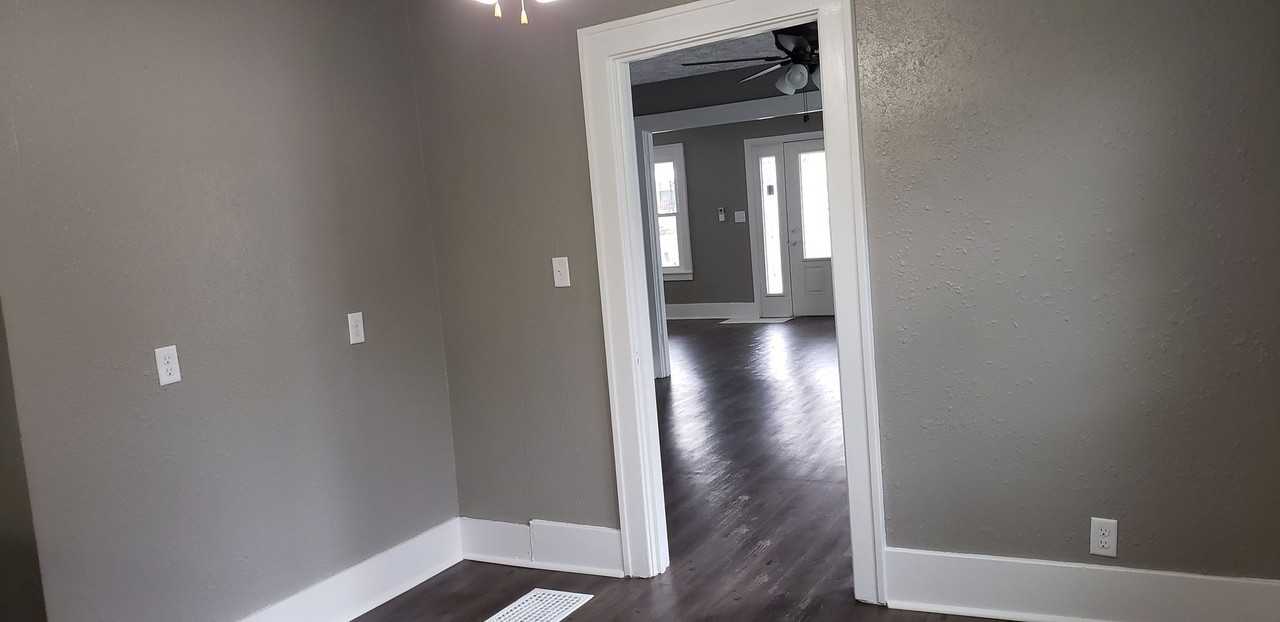 1029 S Buckeye St - Photo 4 of 11