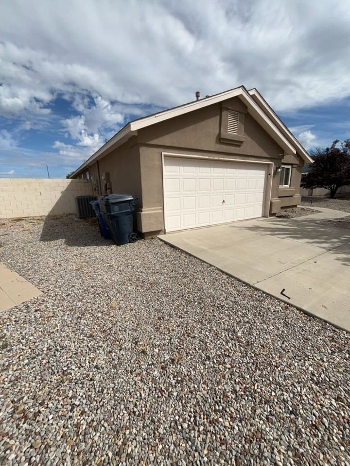 11727 Deer Lodge Rd Se - Photo 2 of 14