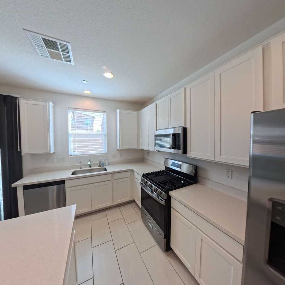 6547 Dove Point Pl - Photo 4 of 26
