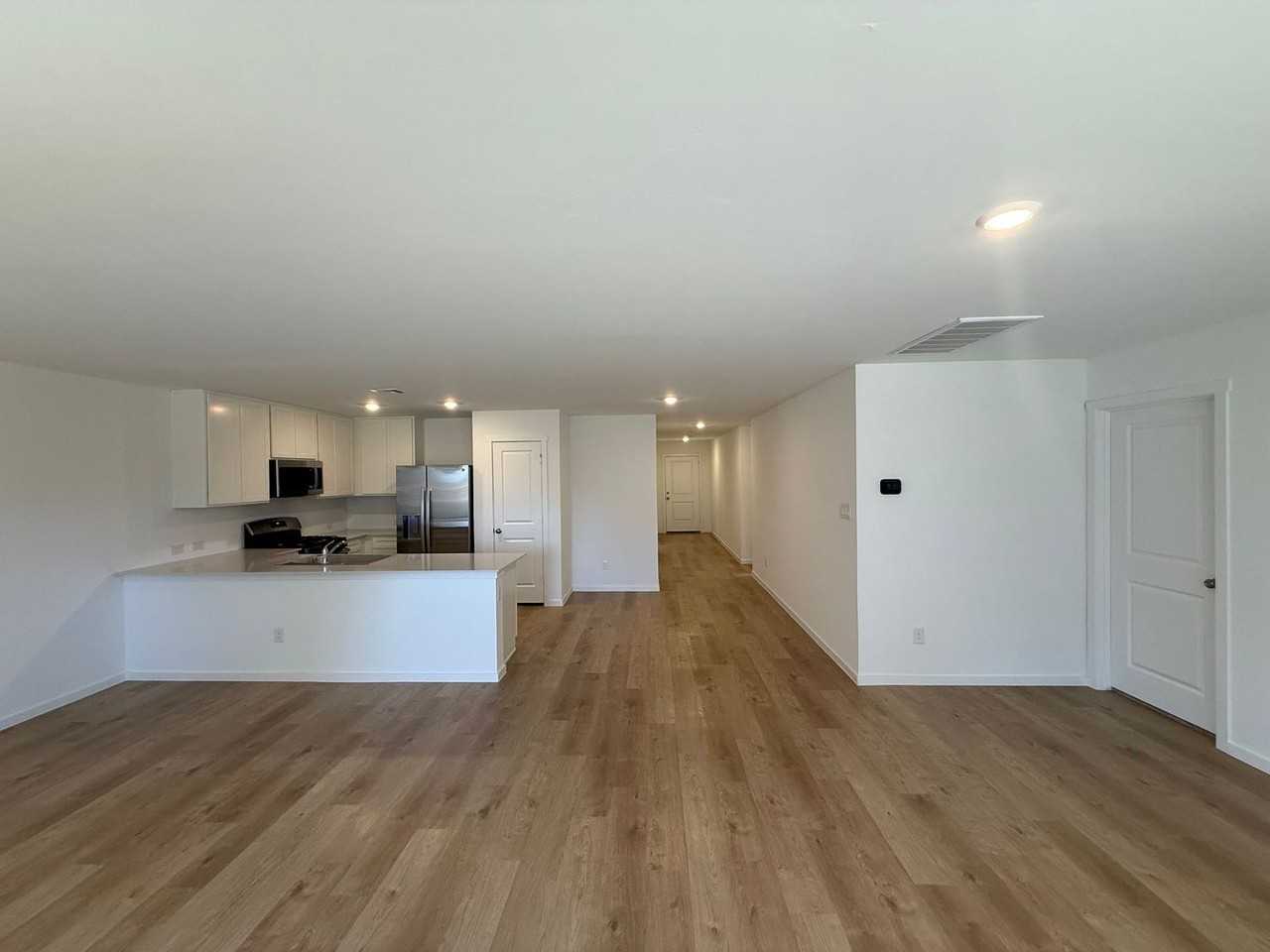 2152 Cedar Creek Ln - Photo 4 of 18