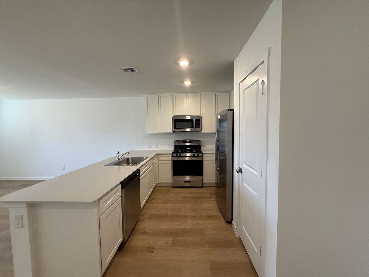2152 Cedar Creek Ln - Photo 6 of 18
