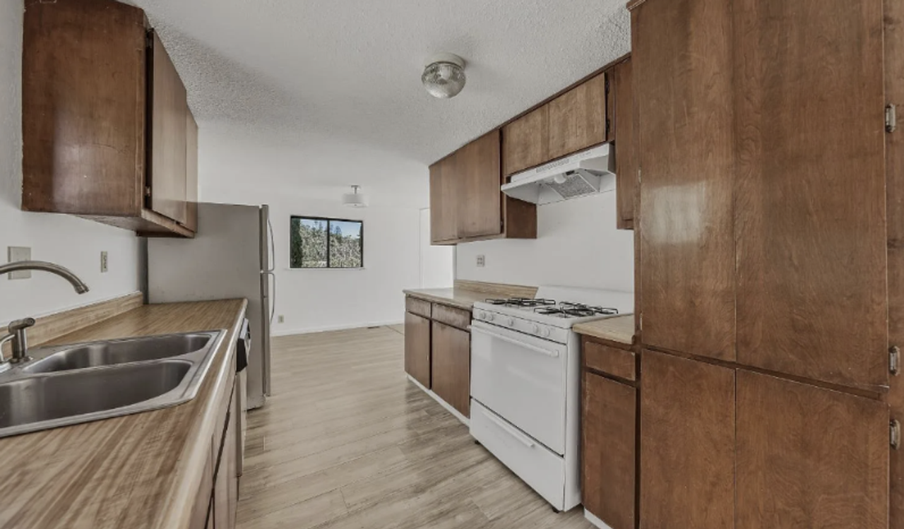 7047 Butte St - Photo 7 of 22