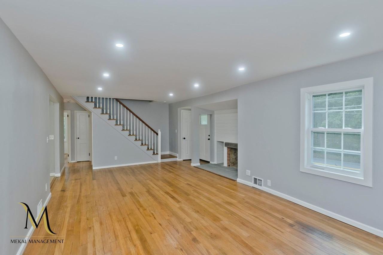 28 Hillside Ave - Photo 4 of 34