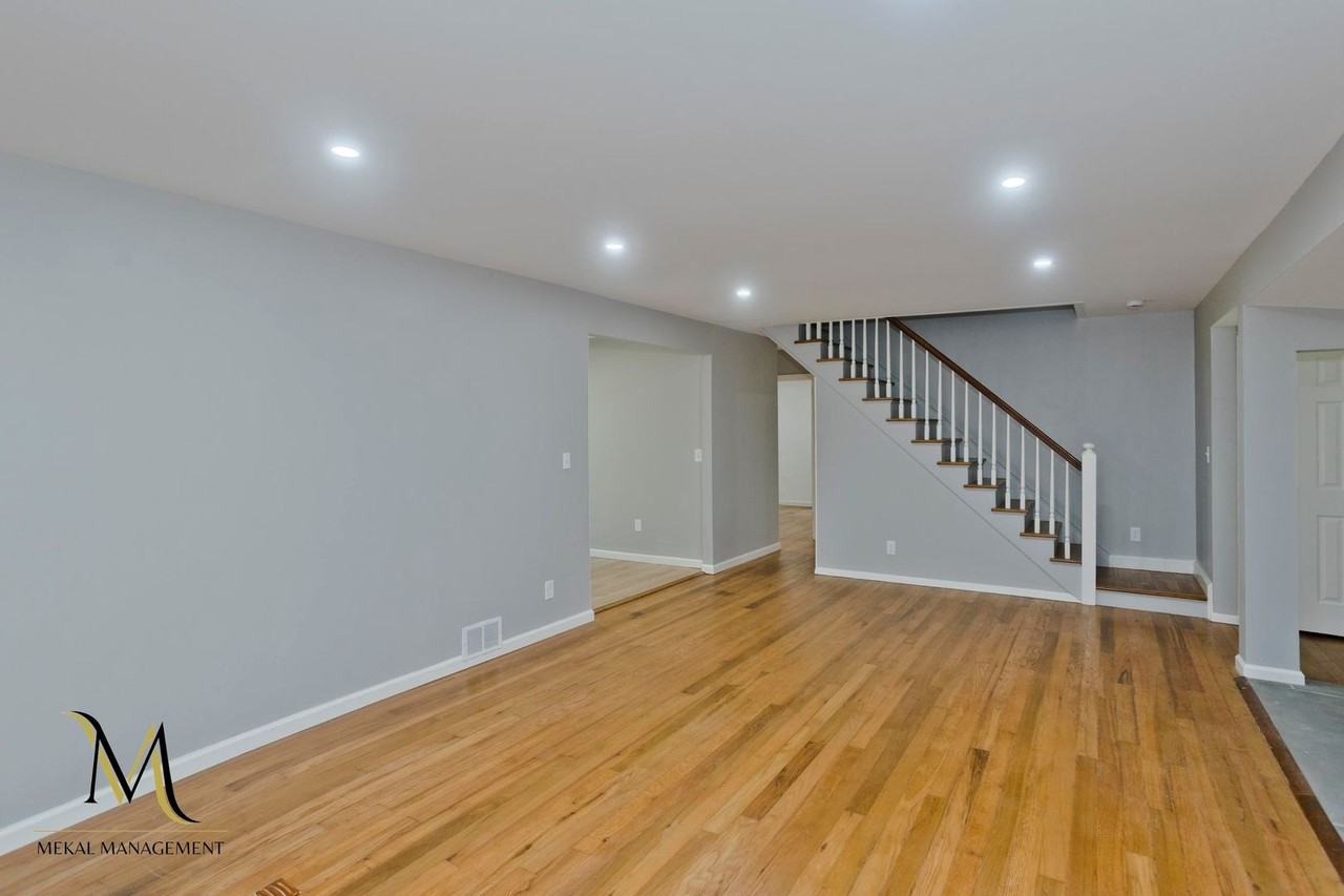 28 Hillside Ave - Photo 5 of 34