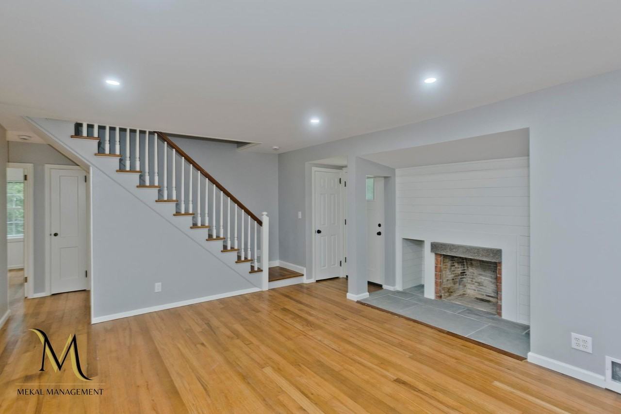 28 Hillside Ave - Photo 6 of 34