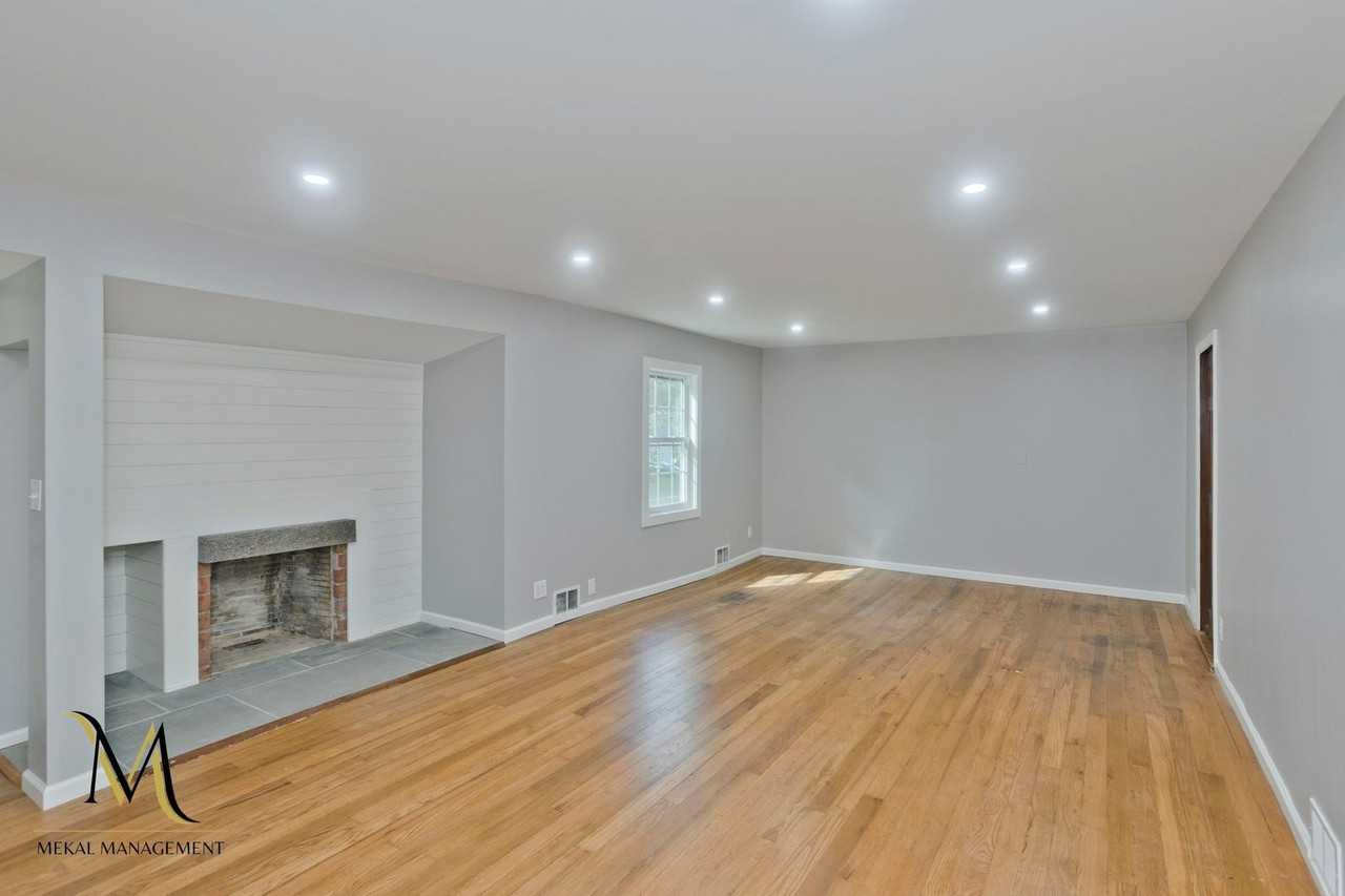 28 Hillside Ave - Photo 7 of 34