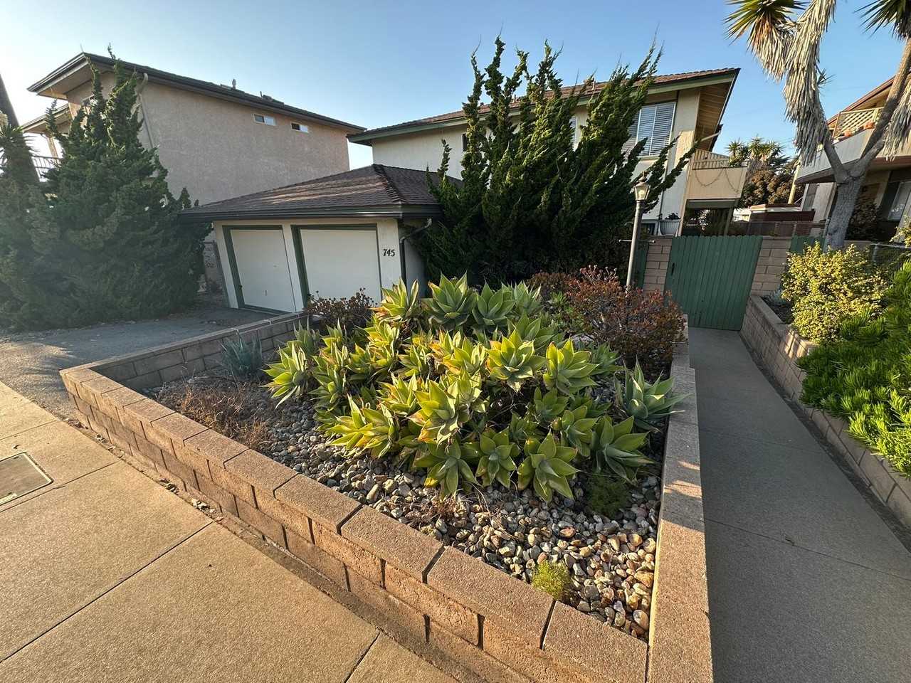 745 Pacific St - Photo 2 of 20