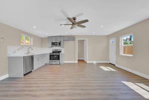 featured image of 105B Laurel St