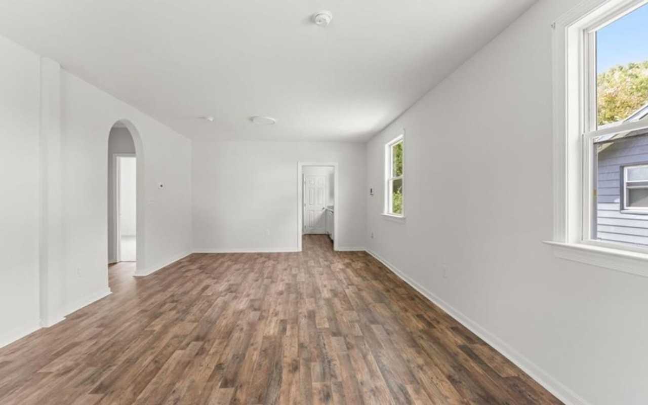 222 Elm St - Photo 6 of 6