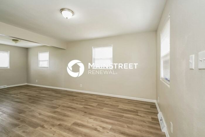 3812 Priscilla Ave - Photo 4 of 17