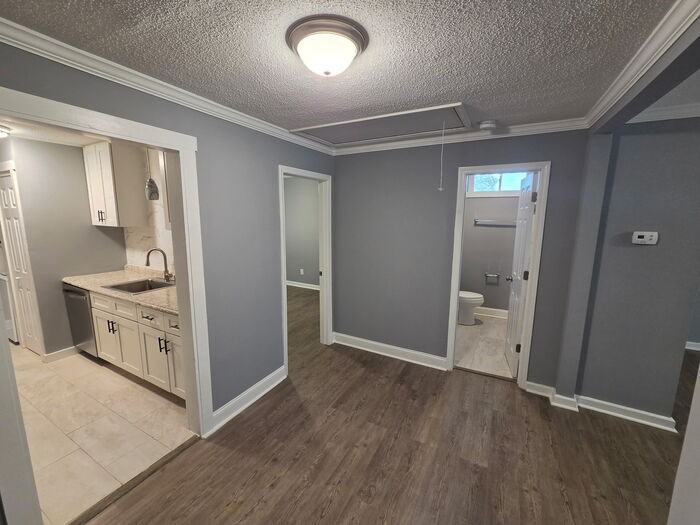 309 Bell St #4 - Photo 4 of 14