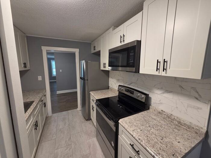 309 Bell St #4 - Photo 6 of 14