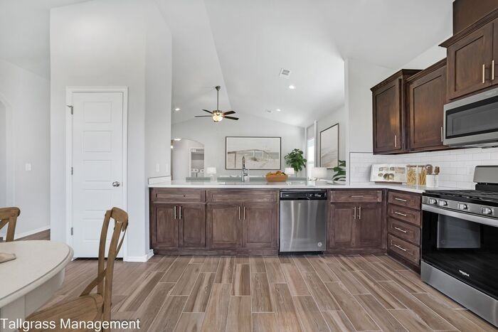 4322 W Union St - Photo 7 of 45