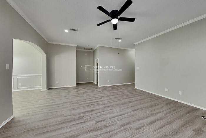 8908 Saranac Trl - Photo 5 of 20