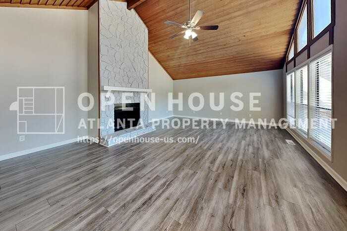 749 Maggie Ct Nw - Photo 4 of 23