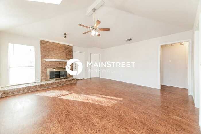 2605 Silverthorne Dr - Photo 4 of 16