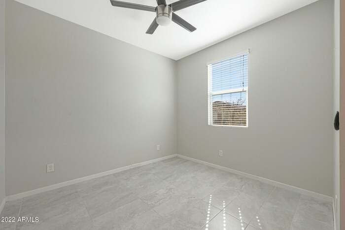 23708 W Watkins St - Photo 5 of 45
