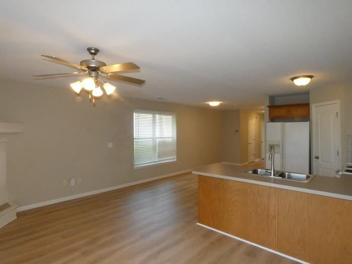 8 Ne 95th Ct - Photo 5 of 19