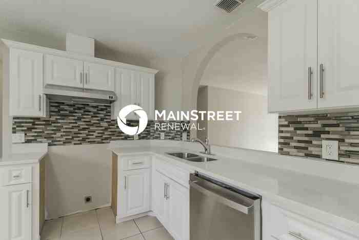 3037 Branchville Dr - Photo 6 of 16