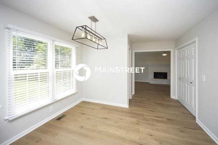 230 Gloucester St - Photo 4 of 20