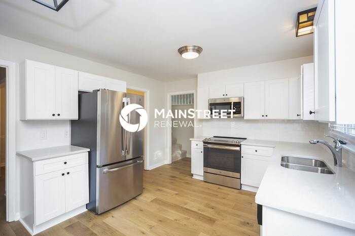 230 Gloucester St - Photo 5 of 20