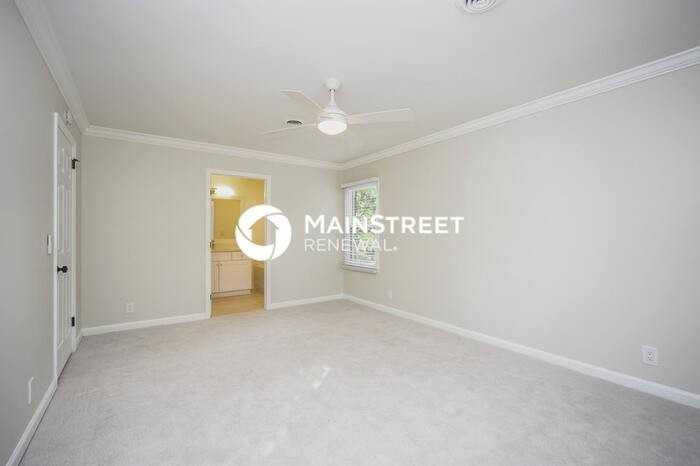 230 Gloucester St - Photo 6 of 20