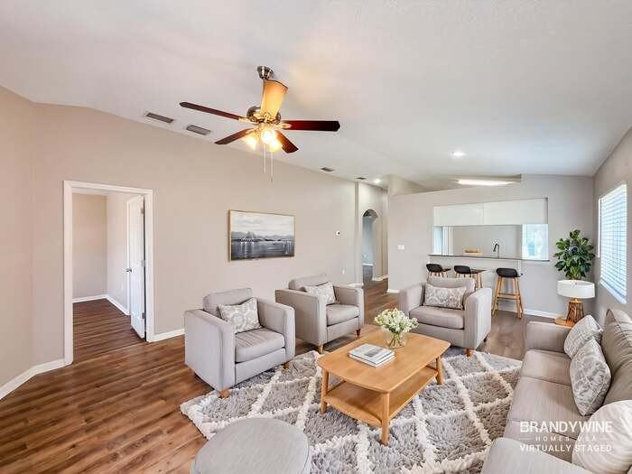 11750 Lynmoor Dr - Photo 3 of 20