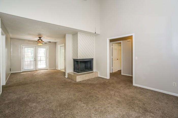 501 Friarsgate Blvd - Photo 5 of 13
