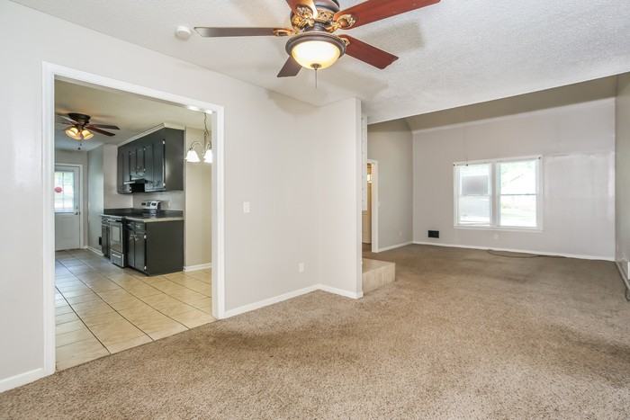 501 Friarsgate Blvd - Photo 6 of 13
