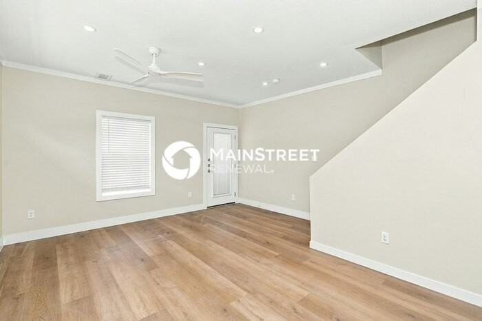 1057 E Oleander St - Photo 3 of 17