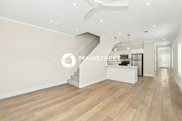 1057 E Oleander St - Photo 4 of 17